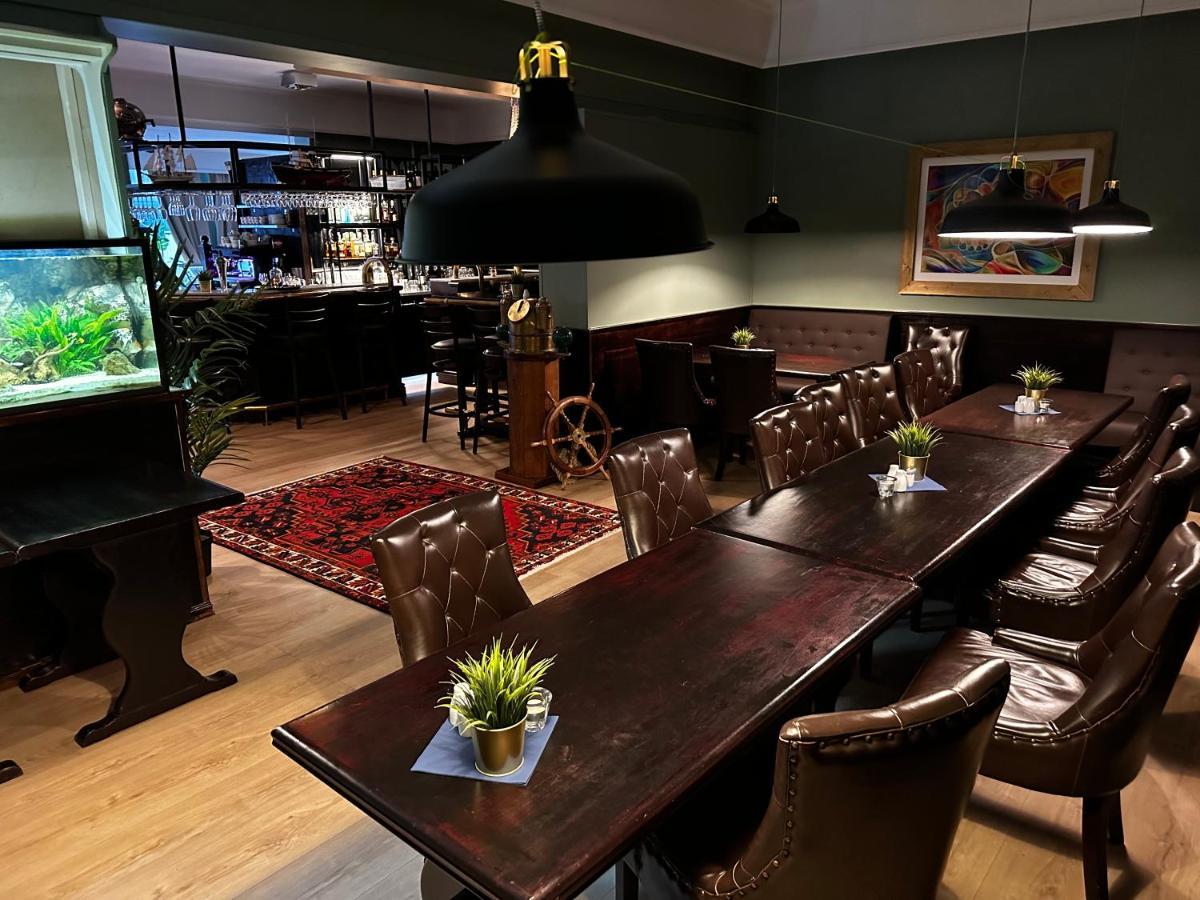 Bomlo Hotell Экстерьер фото